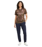 Camiseta oficial de manga larga o corta de PUMA Manchester City para mujer, fabricada en material sostenible, disponible en blanco, naranja, azul, rojo, gris o marrón.