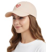 Adorable gorra de béisbol clásica ZWILLINGSHERZ con bordado de corazón, de algodón, con visera ajustable (modelo 4603M K258208) en rosa, caqui, negro y beige.