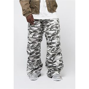 Pantalones vaqueros modernos para hombre de Karl Kani con estampado de camuflaje de algodón.
