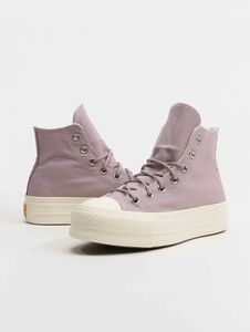 Zapatillas Converse modernas para mujer, color lila-violeta.
