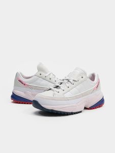 Baskets blanches modernes adidas pour femmes