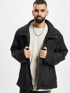 Chaqueta sencilla para hombre de URBAN CLASSICS con cremalleras, bolsillos, 89 g/m², negra.
