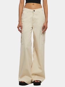 Comfortable Urban Classics women's stretch jeans with zip pockets, cotton, ecru-white