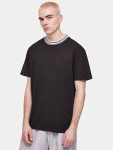 Comoda t-shirt oversize da uomo Urban Classics, 220 g/m², in cotone, nera