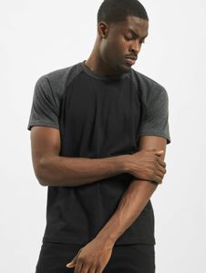 Camiseta deportiva Urban Classics para hombre, 140 g/m², de algodón, color negro/gris.