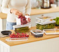 Organizador para nevera Rotho CAUMA de 2,15 litros – Caja de conservación apilable con tapa 9023389 – Transparente/Blanco