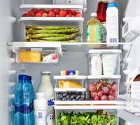 Organizador para nevera Rotho CAUMA de 2,15 litros – Caja de conservación apilable con tapa 9023389 – Transparente/Blanco