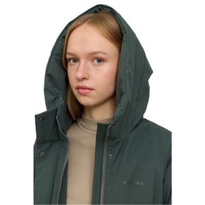 24331402-lyn-parka-bottle-05-clipped-rev-1.jpeg 24331402-lyn-parka-bottle-05-clipped-rev-1.jpeg