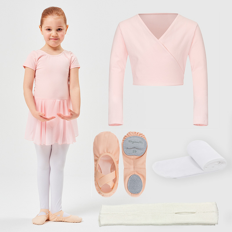 Mädchen in rosa Ballettoutfit: Trikot, Schläppchen, Wickeljacke, Strumpfhose, Stulpen