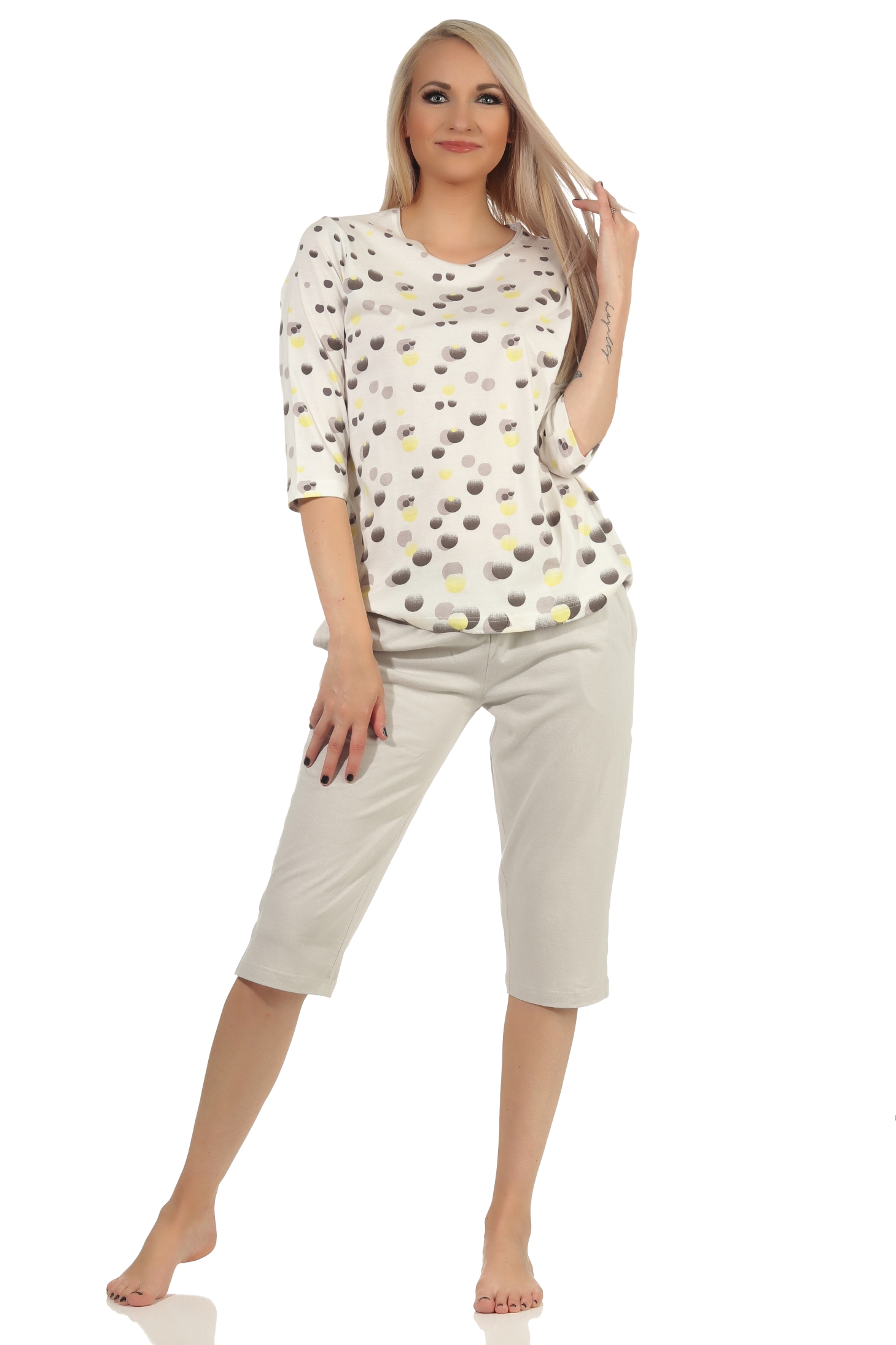 Damen kurzarm Pyjama mit Caprihose in toller Tupfen–Punkte Optik - auch in Übergrössen Damen kurzarm Pyjama mit Caprihose in toller Tupfen–Punkte Optik - auch in Übergrössen
