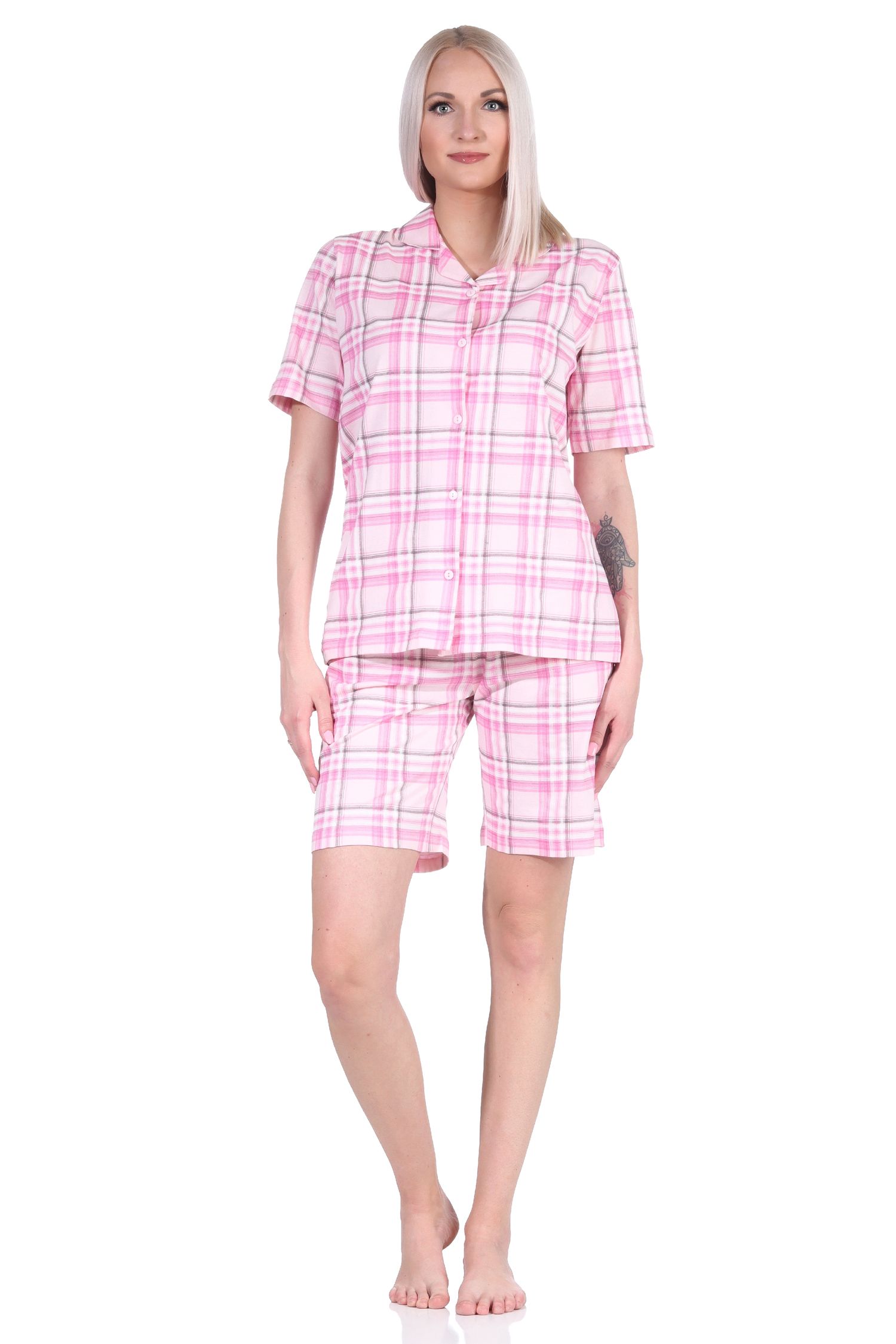Damen kurzarm Shorty Pyjama aus Single Jersey zum durchknöpfen in Karo Optik - auch in Übergrössen - 122 205 90 446 Damen kurzarm Shorty Pyjama aus Jersey zum durchknöpfen in Karo-Optik-auch in Übergrössen