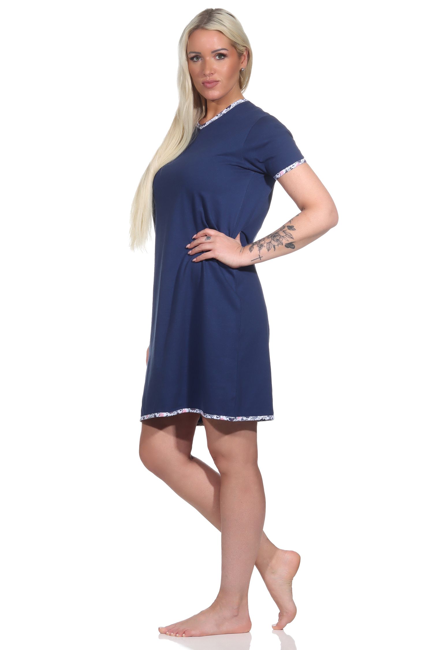 Florales Damen Nachthemd mit V-Ausschnitt, kurzes Bigshirt - 123 214 10 152 Florales Damen Nachthemd mit V-Ausschnitt, kurzes Bigshirt - 123 214 10 152