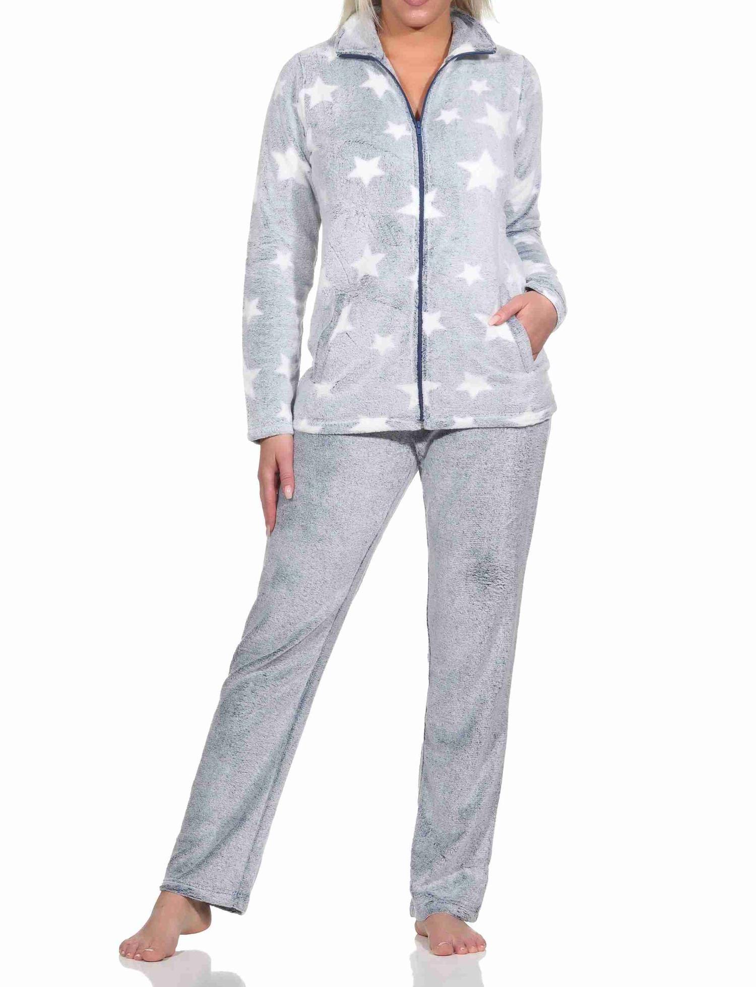 Damen Hausanzug in Sterneoptik aus kuschelig warmen Coralfleece Damen Hausanzug in Sterneoptik aus kuschelig warmen Coralfleece