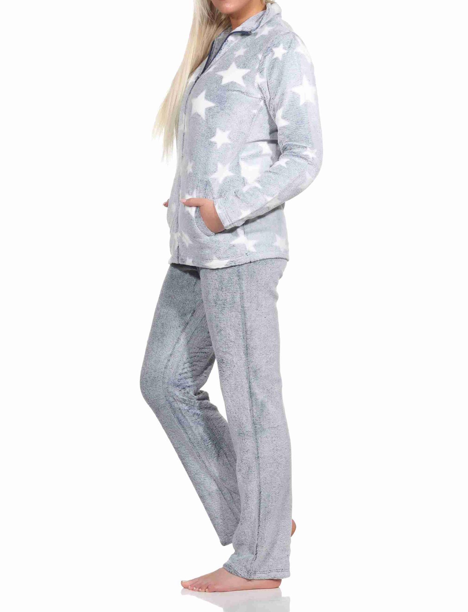 Damen Hausanzug in Sterneoptik aus kuschelig warmen Coralfleece Damen Hausanzug in Sterneoptik aus kuschelig warmen Coralfleece
