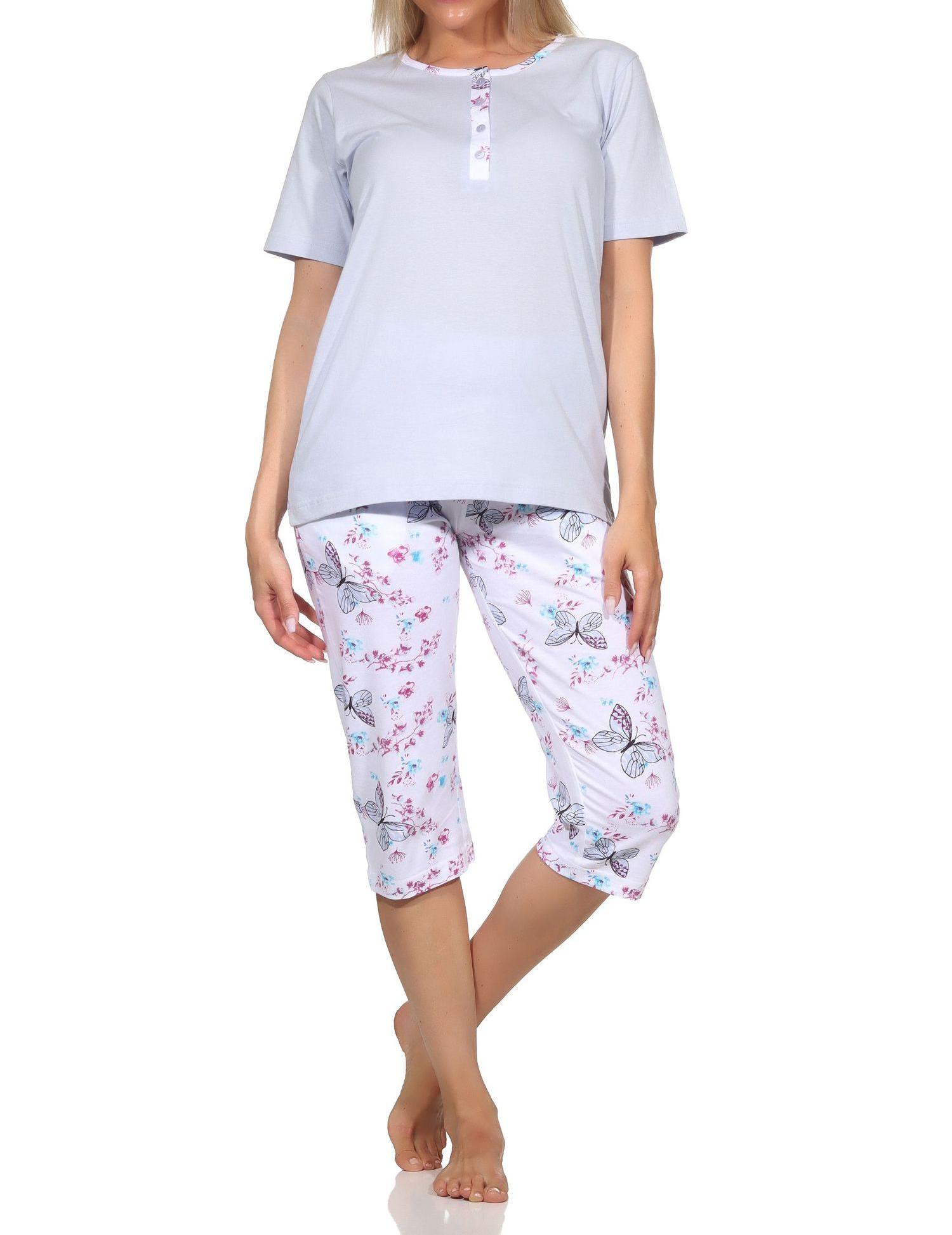 Normann Damen Schlafanzug kurzarm mit Capri-Pyjamahose in floralem Schmetterlings Print Normann Damen Schlafanzug kurzarm mit Capri-Pyjamahose in floralem Schmetterlings Print