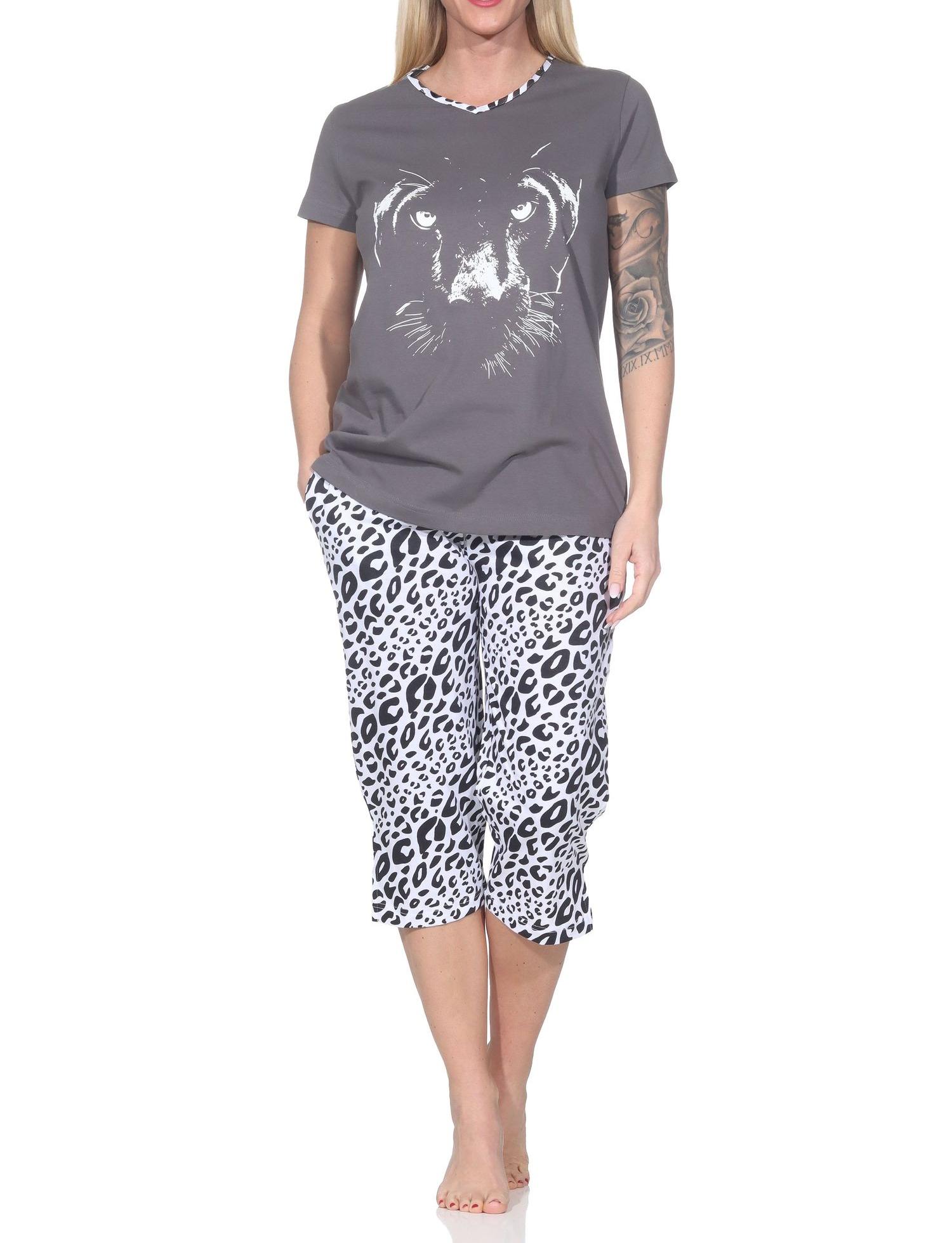 Normann Damen Capri Schlafanzug kurzarm Pyjama mit Animal Print Motiv – auch in Übergröße Normann Damen Capri Schlafanzug kurzarm Pyjama mit Animal Print Motiv – auch in Übergröße