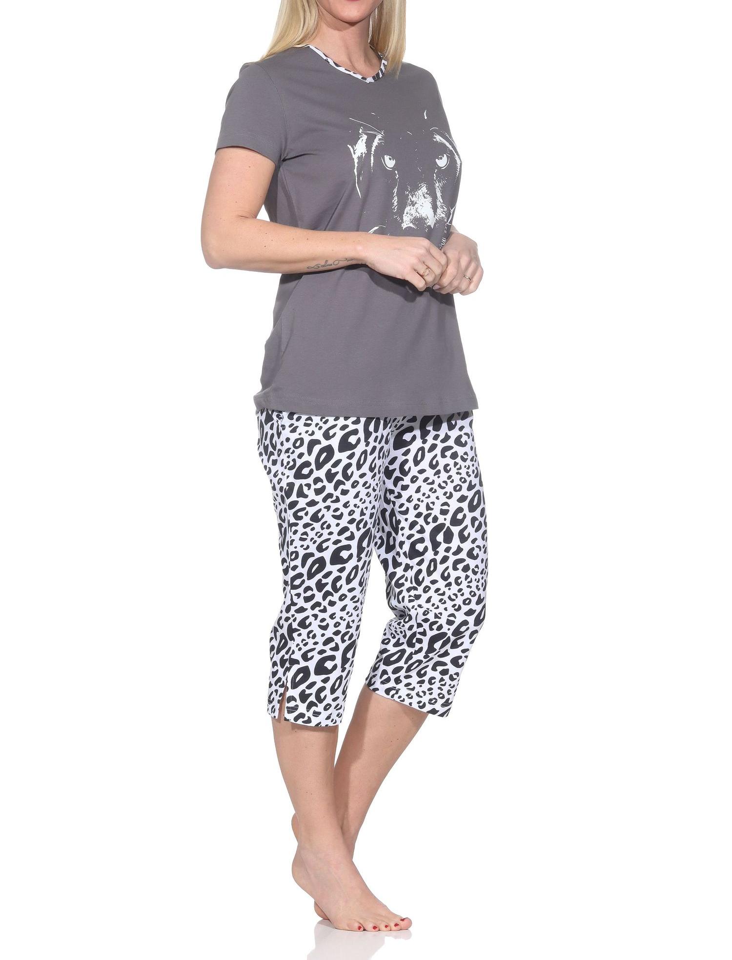 Normann Damen Capri Schlafanzug kurzarm Pyjama mit Animal Print Motiv – auch in Übergröße Normann Damen Capri Schlafanzug kurzarm Pyjama mit Animal Print Motiv – auch in Übergröße