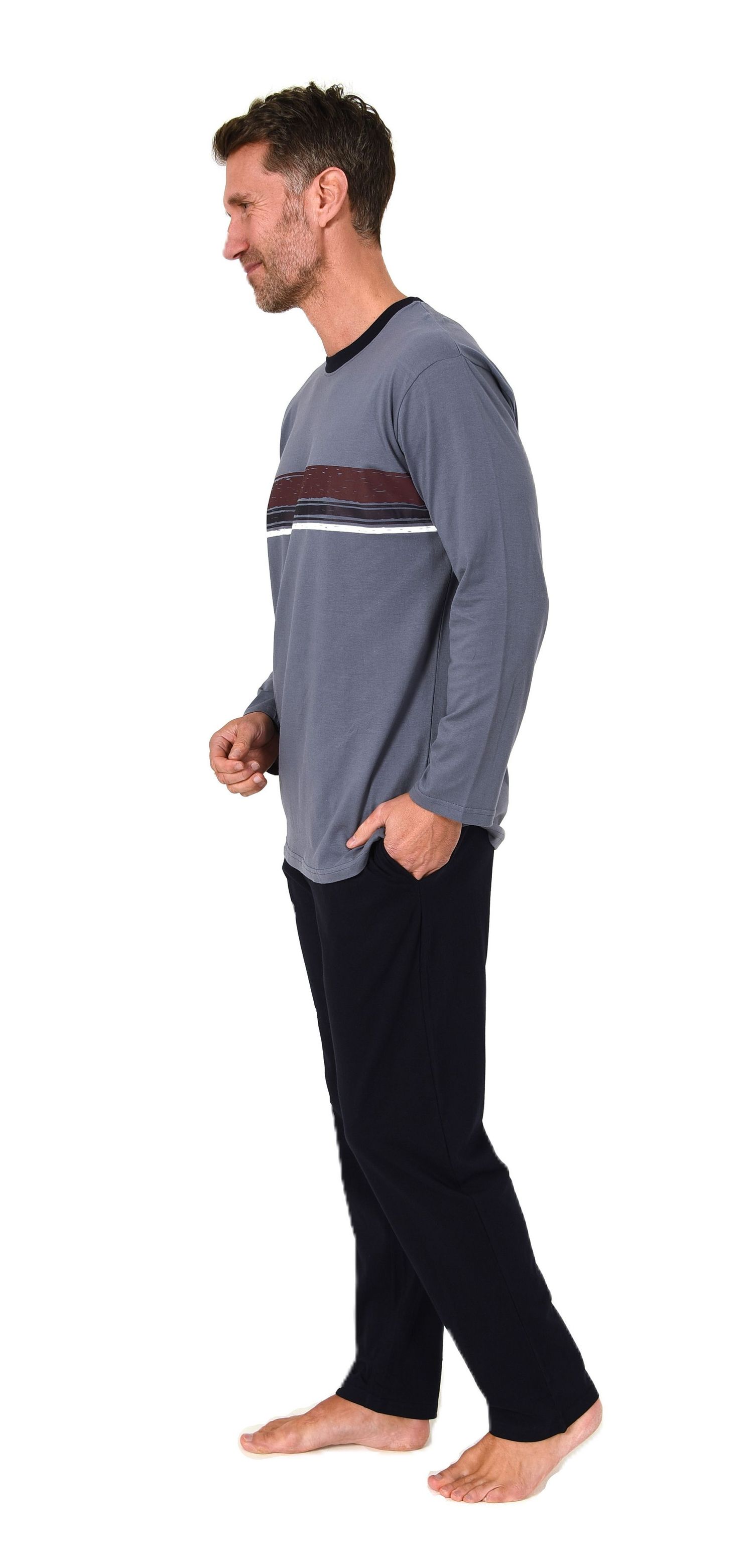 Normann Herren Schlafanzug langarm Pyjama mit sportiven Frontprint - auch in Übergrössen Normann Herren Schlafanzug langarm Pyjama mit sportiven Frontprint - auch in Übergrössen