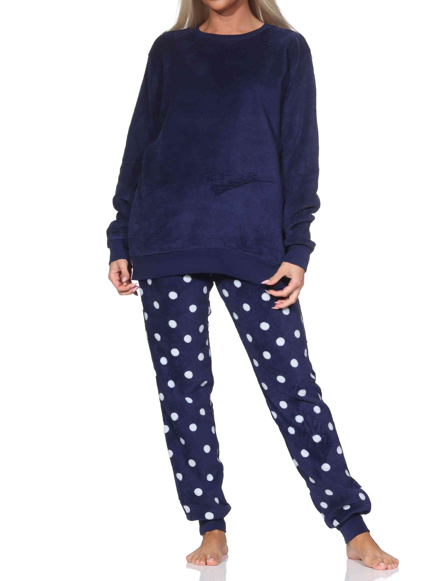 Normann Damen langarm Schlafanzug in Tupfen Punkte Optik aus kuschelig warmen Coralfleece