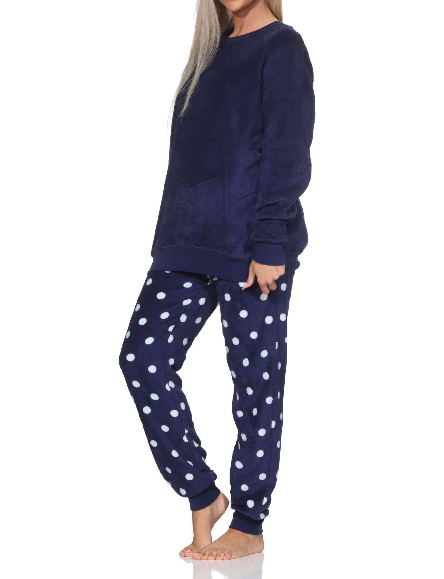 Normann Damen langarm Schlafanzug in Tupfen Punkte Optik aus kuschelig warmen Coralfleece
