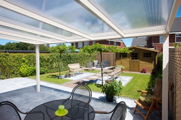 Überdachung Terrasse  400x250 cm weiß mit Stegplatten. McTerrasse