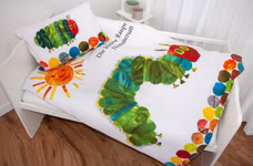 22848-Herding--Babybettwaesche-Kleine-Raupe-Nimmersatt--40-x-60-cm---100-135-cm-_2.jpg