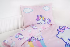24202-Hello-Kitty-Baby-Bettwaesche-mit-Einhorn-40-x-60-und-100-x-135-cm_2.jpg