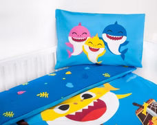 24203-Baby-Shark-Baby-Bettwaesche-40-x-60-und-100-x-135-cm_3.jpg
