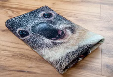 24214-Velourstuch-Duschtuch-Badetuch-Strandtuch-mit-Koala-75-x-150cm_2.jpg