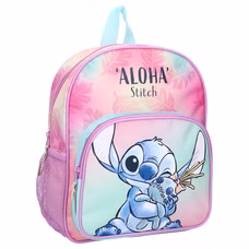 Eine perspektivische Ansicht des Disney Lilo und Stitch Kinderrucksacks von vorne rechts, die das Hauptfach, die vordere Reißverschlusstasche und die seitliche Netztasche zeigt.
