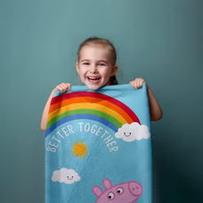 25232-Peppa-Pig-Wutz-Duschtuch-Badetuch-Strandtuch-Velourstuch-70-x-140cm_2.png