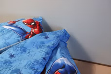 25247-Marvel-Spider-Man-Wende-Bettwaesche-Set--Action--135x200cm-80x80cm_1.jpg