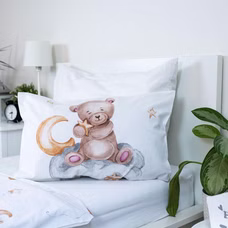 25322-Baby-Bettwaesche-mit-Teddy-im-Mond-100-x-135-cm-100--Baumwolle_6.png