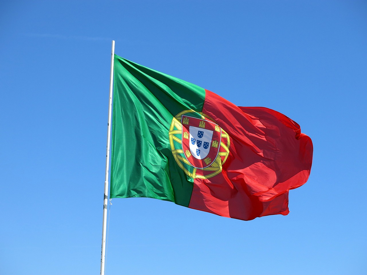 Portugal Flagge am Mast