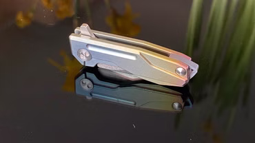 Noxeye TN001 Micro Messer mit Titan Kette