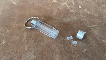 Betamaster Dual Glow IG-2 durchsichtig farblos als Schlüsselanhänger für 2 Tritium Stäbe 3,5x 25mm