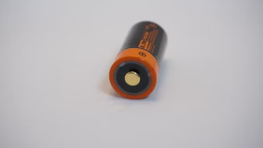 Manker 18350 V2 Akku mit USB-C Anschluss ladbar