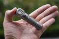 Manker-E03H-III-CW-TI-14500---AA-Stirnlampe-1200-Lumen-Winkellampe-mit-Stirnband-und-abnehmbaren-Filtern-mit-Akku-E03H-II-Ti-4838_4.jpg