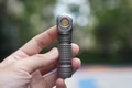 Manker-E03H-III-NW-TI-14500---AA-Stirnlampe-800-Lumen-Winkellampe-mit-Stirnband-und-abnehmbaren-Filtern-mit-Akku-E03H-II-Ti-4943.jpg