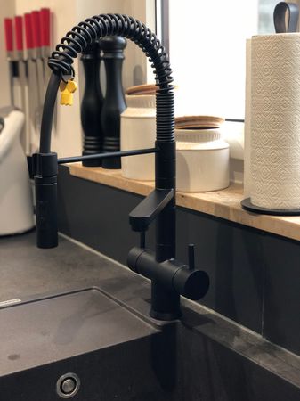 5-Wege-Armatur LUXURY Spiralfederwasserhahn Full-Black mit Brause Wasserhahn - Photo preview 3