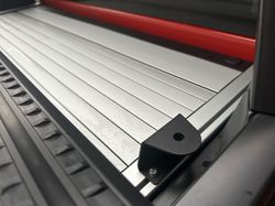 Universalhalter Set für Ford Ranger Mountain Top – mit Nutensteinen