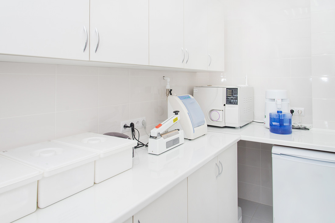 Hygienische Oberflächen Medizinlabor ist hygienisch nach Desinfektion mit Flächendesinfektionsmittel
