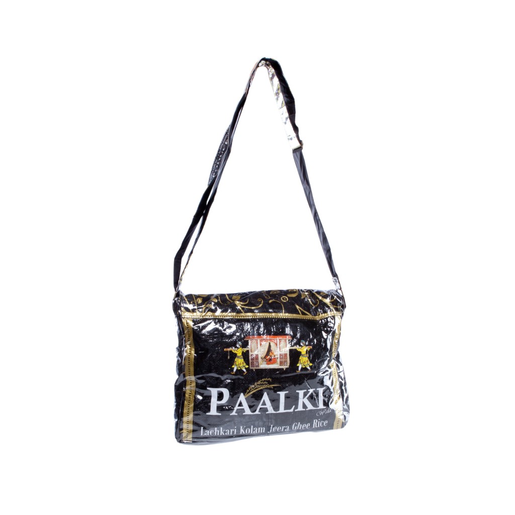 Messenger Paalki sedan chair black laptop