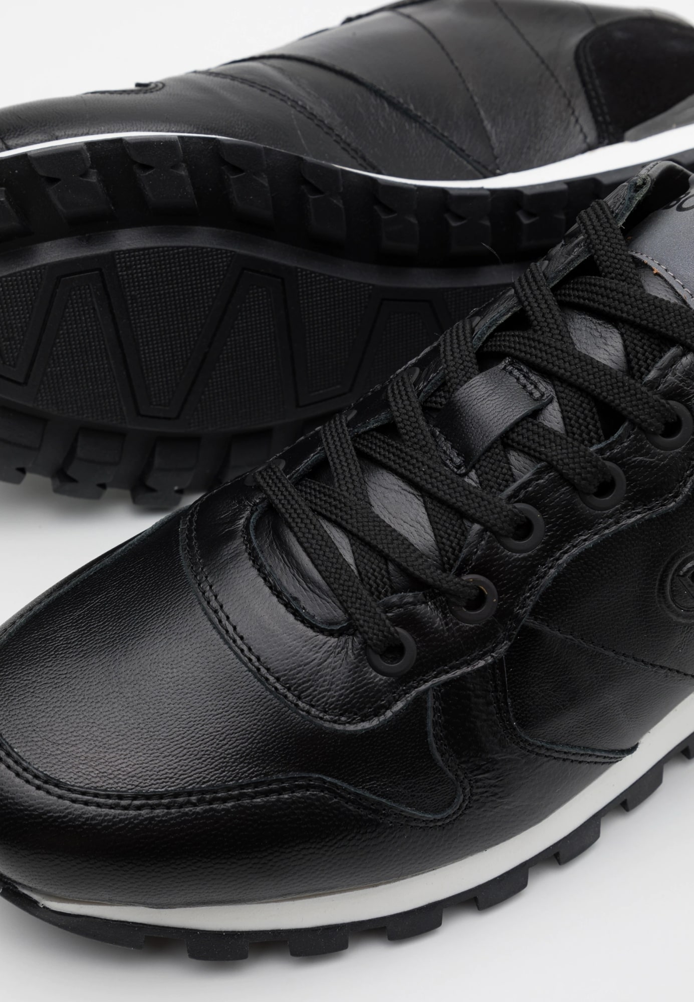 Bogner Men�s Sneakers/Shoes 10 / Black/ Calf Leather