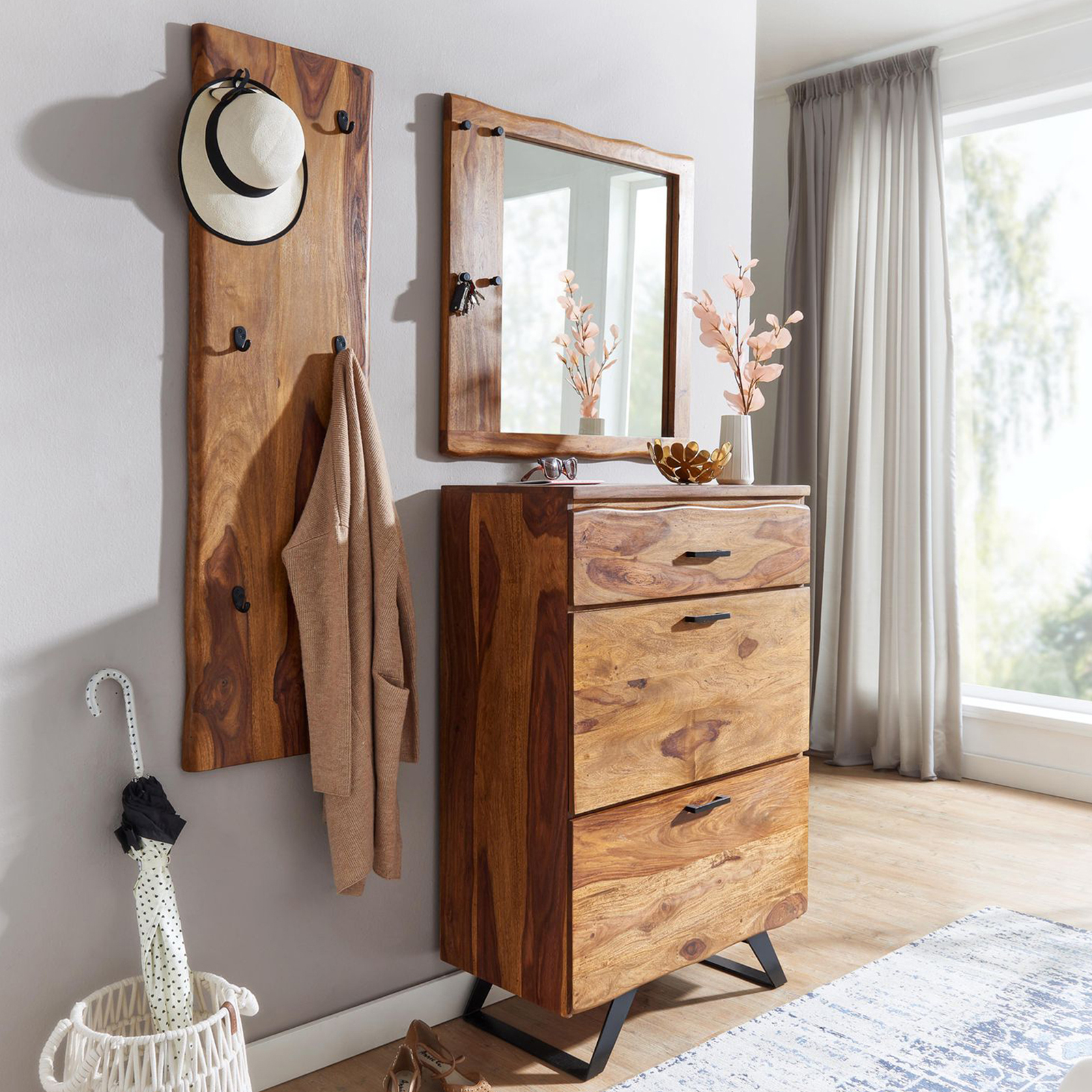 Garderobenset aus Sheesham Massivholz