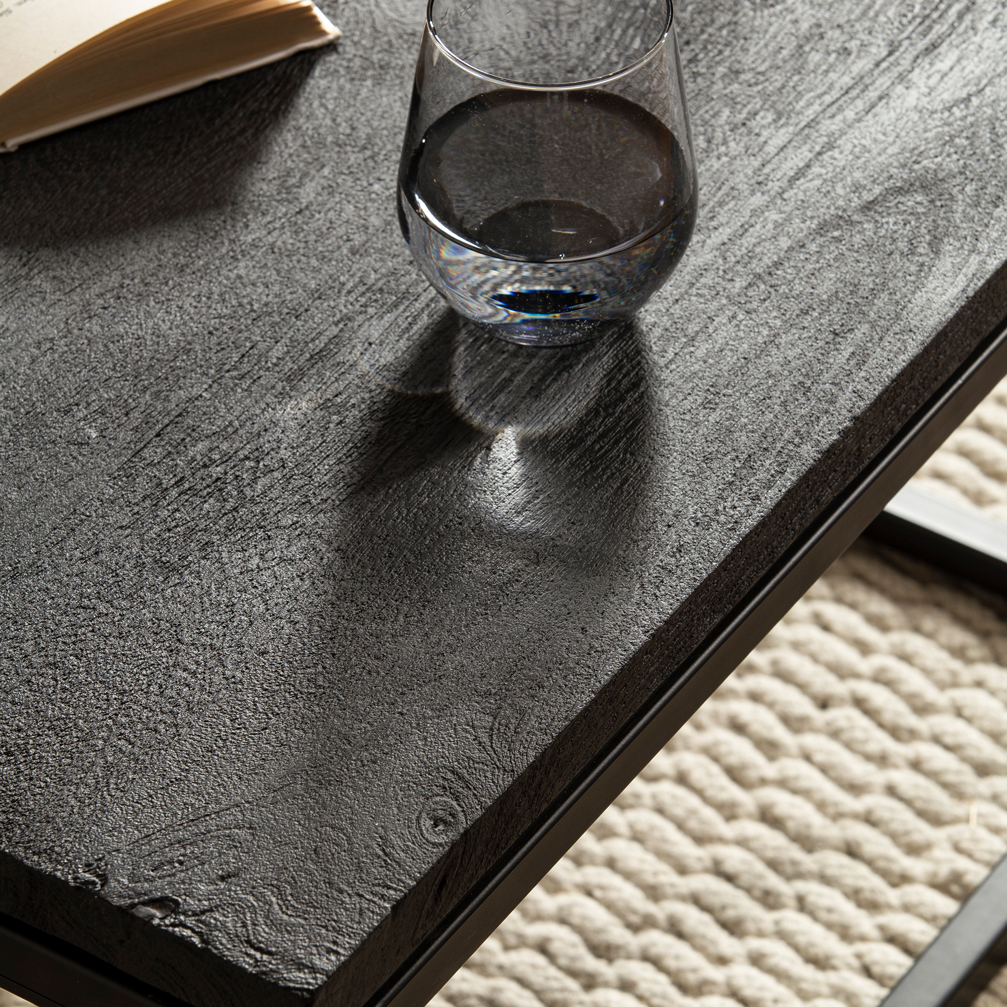 FineBuy Design Couchtisch Mango Massivholz schwarz · Wohnzimmertisch mit Metallgestell · moderner Massivholztisch im Industrial Stil | Farbe: Schwarz