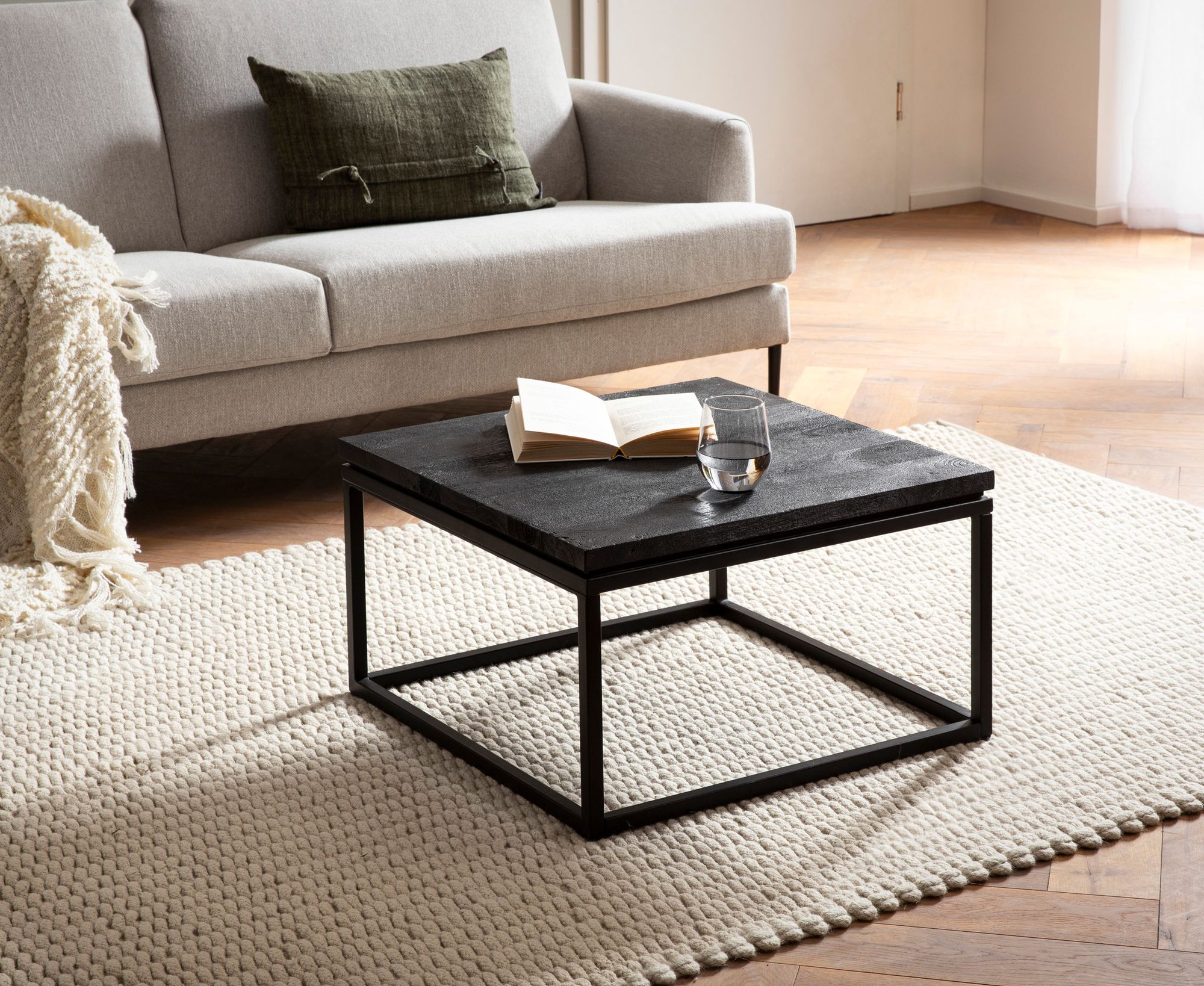 FineBuy Design Couchtisch Mango Massivholz schwarz · Wohnzimmertisch mit Metallgestell · moderner Massivholztisch im Industrial Stil | Farbe: Schwarz