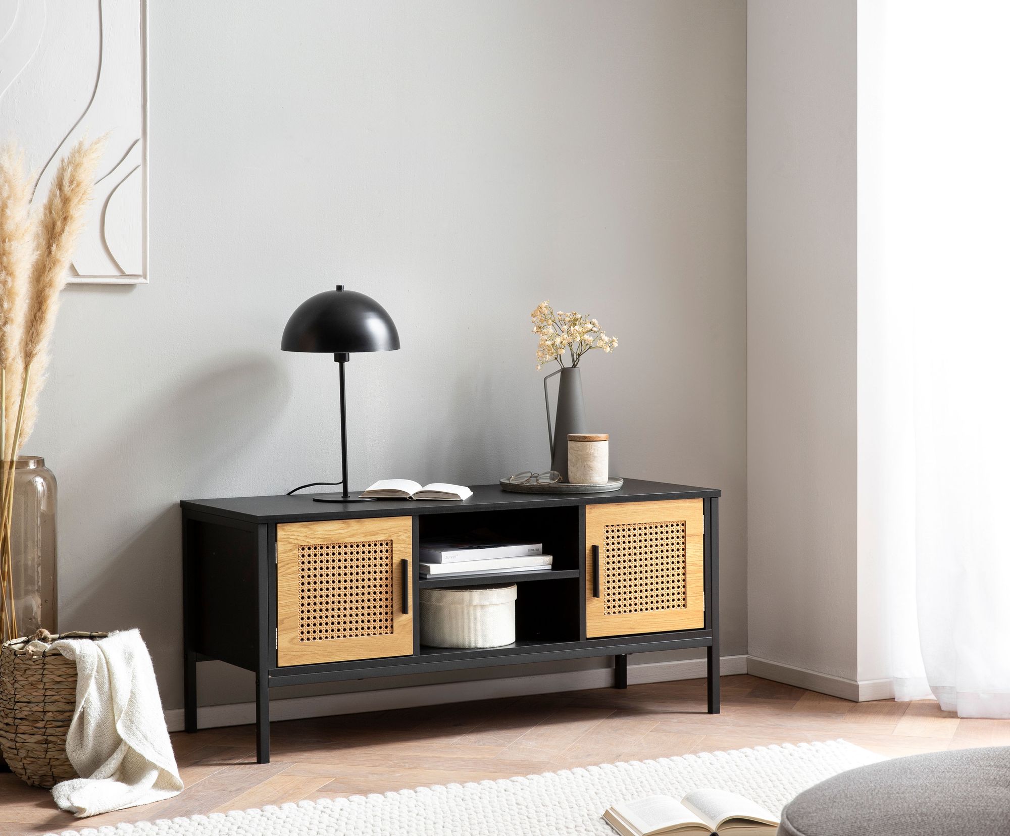 FineBuy Lowboard Schwarz / Eiche mit Wiener Geflecht 110x48x40 cm TV-Kommode Zeitlos, Design TV-Schrank Hoch, Fernsehtisch Fernsehschrank mit Türen, Fernsehkommode Wohnzimmer Rattan | Farbe: Schwarz