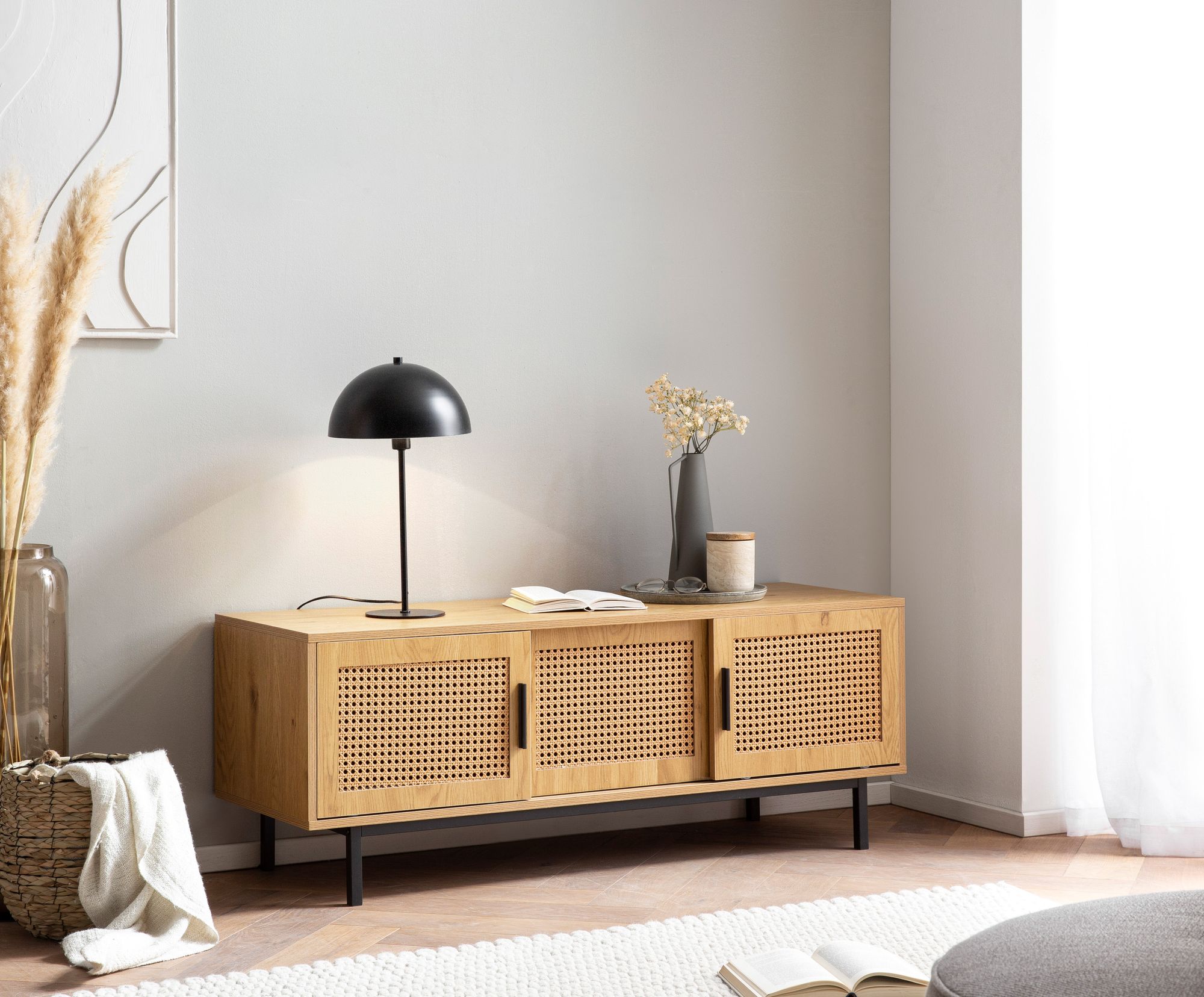 FineBuy Lowboard Eiche-Dekor mit Wiener Geflecht 120x45,5x40 cm TV-Kommode Zeitlos mit Schiebe-Türen, Design TV-Schrank Hoch, Fernsehtisch Fernsehschrank, Fernsehkommode Wohnzimmer Rattan | Farbe: Braun