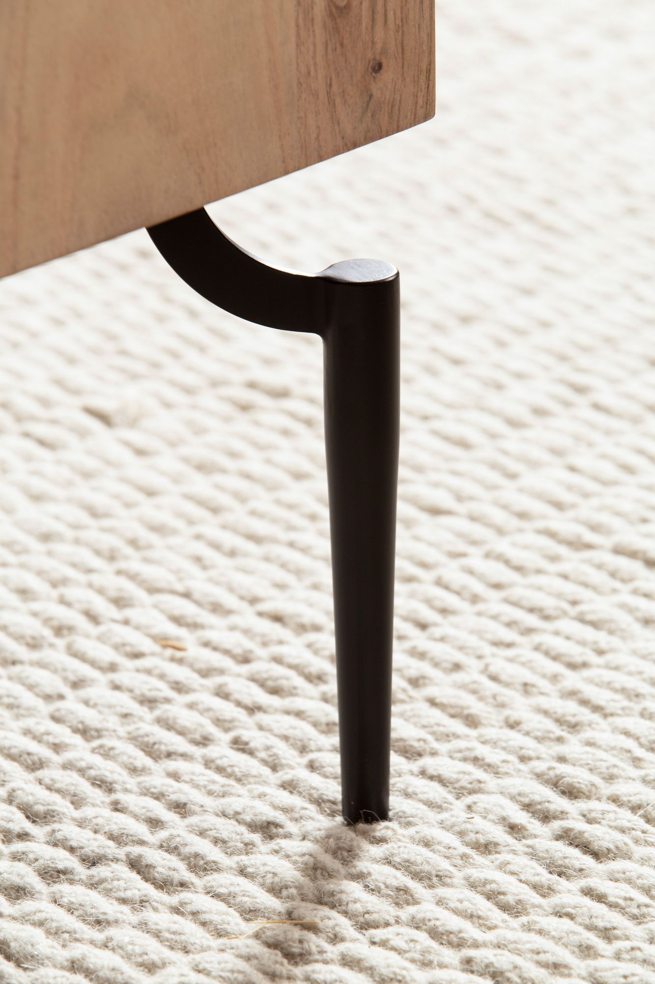 FineBuy Couchtisch Akazie Massivholz quadratisch 60x60 cm · moderner Wohnzimmertisch 4 Blocks · Design Tisch mit Metallbeinen im Industrial Cube Stil | Farbe: Braun FineBuy Couchtisch Akazie Massivholz quadratisch 60x60 cm · moderner Wohnzimmertisch 4 Blocks · Design Tisch mit Metallbeinen im Industrial Cube Stil | Farbe: Braun